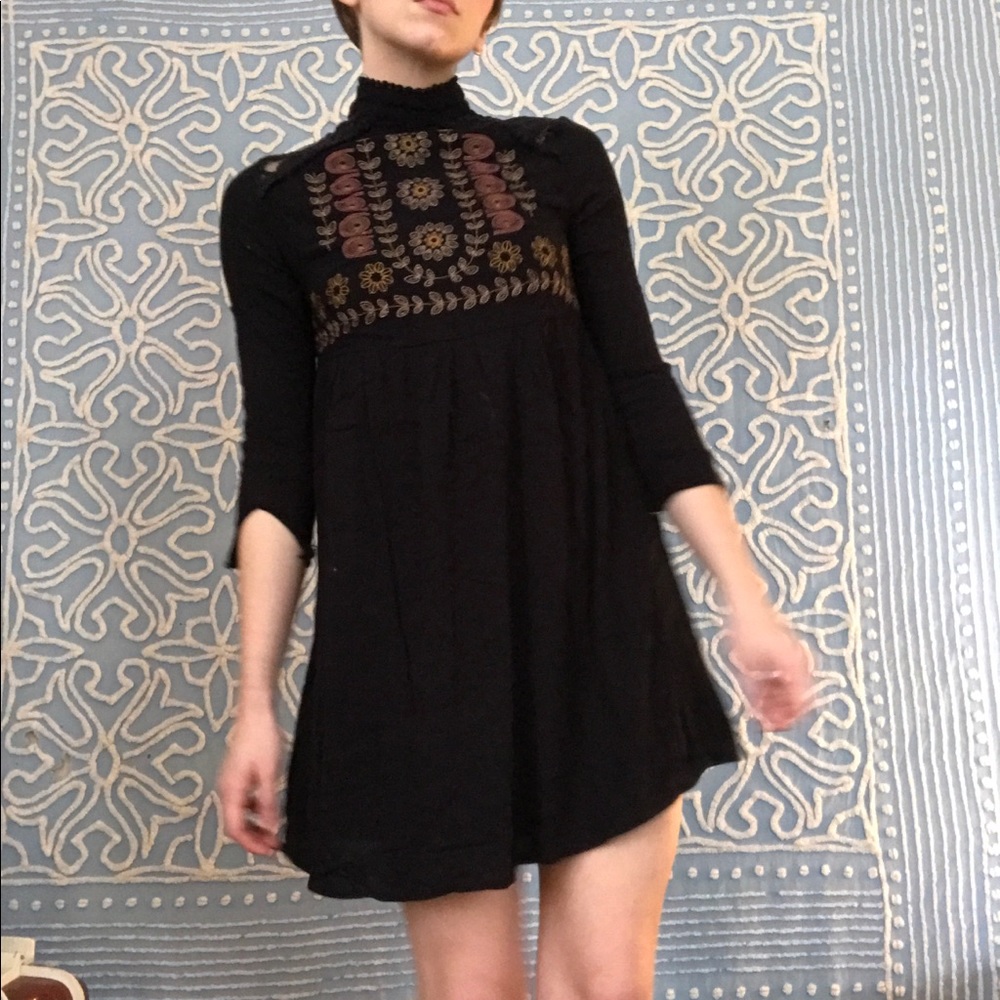 ✨SOLD✨ Embroidered BabyDoll Dress